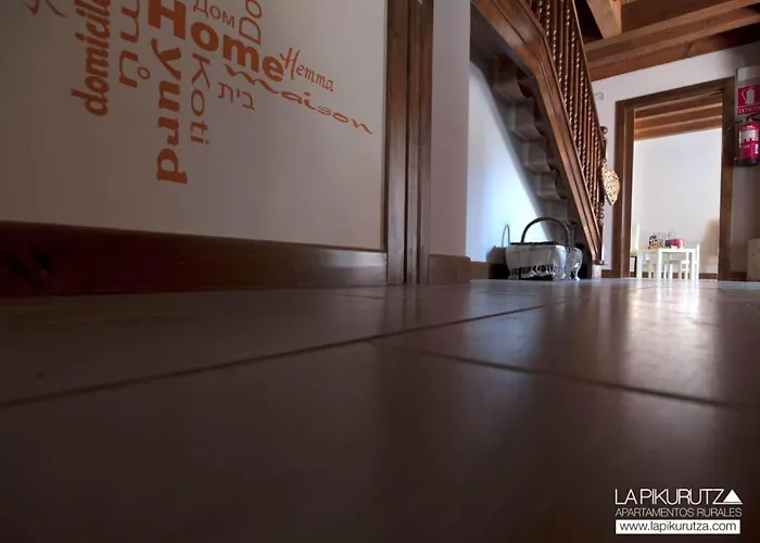 Apartamentos Rurales La Pikurutza
